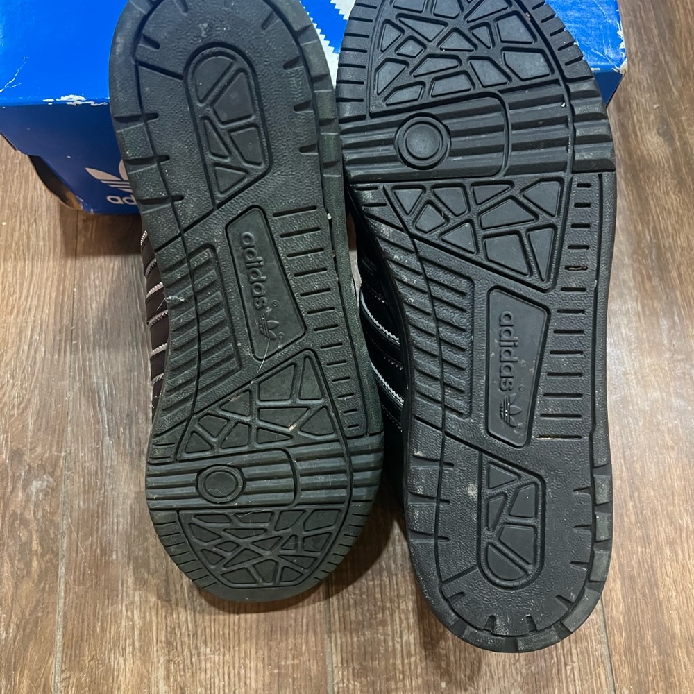 adidas KG Black Sneakers with Low-Top Design and Thick Sole - Picture 3 of 5